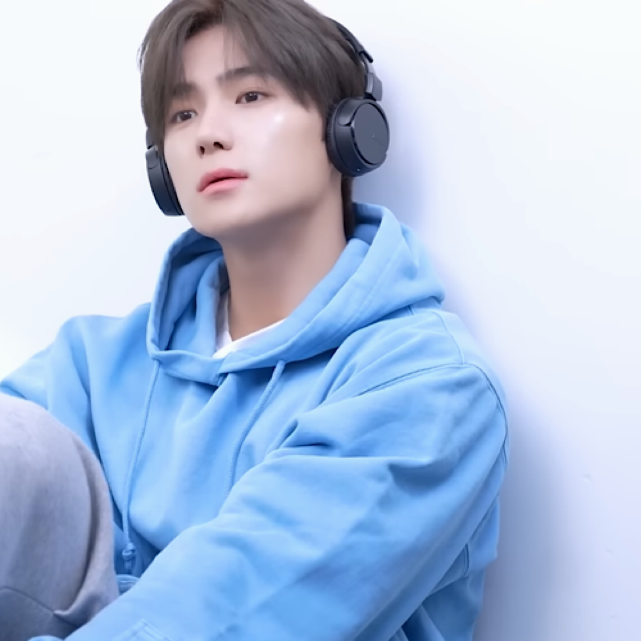 Latest photo of Hyunjae (THE BOYZ)