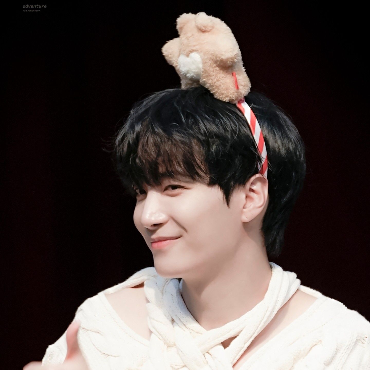 Behind-the-scenes cut of Kim Jonghyeon