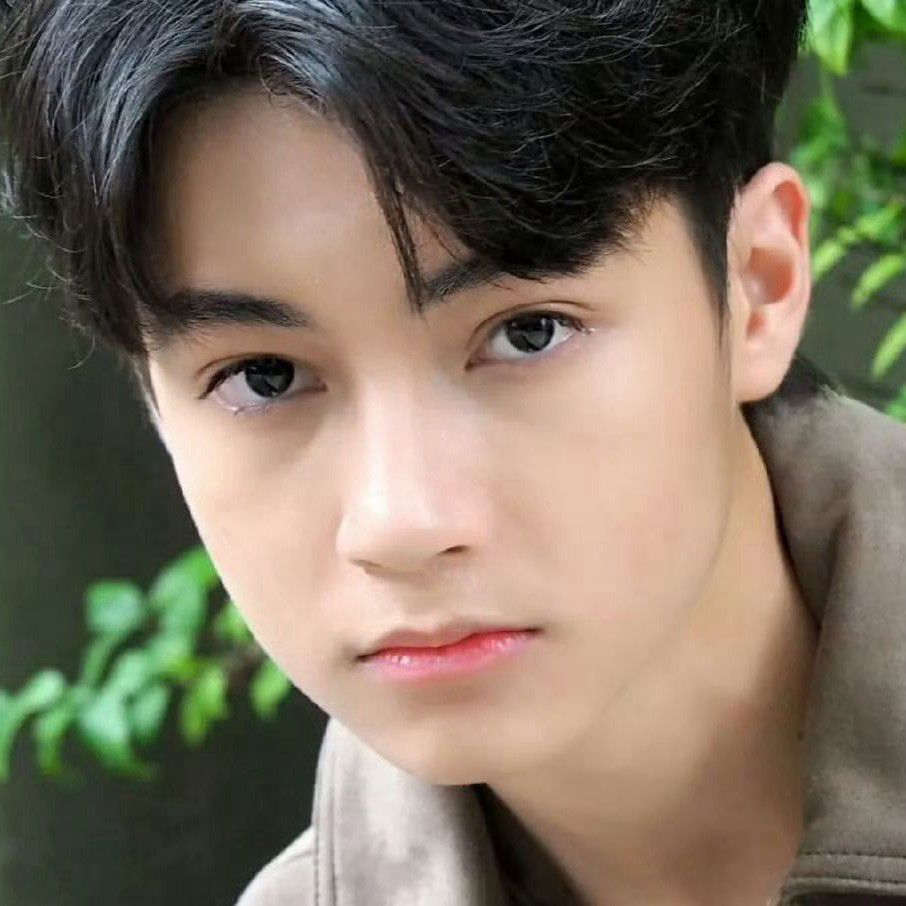 Behind-the-scenes cut of Charlie (SMTR25)