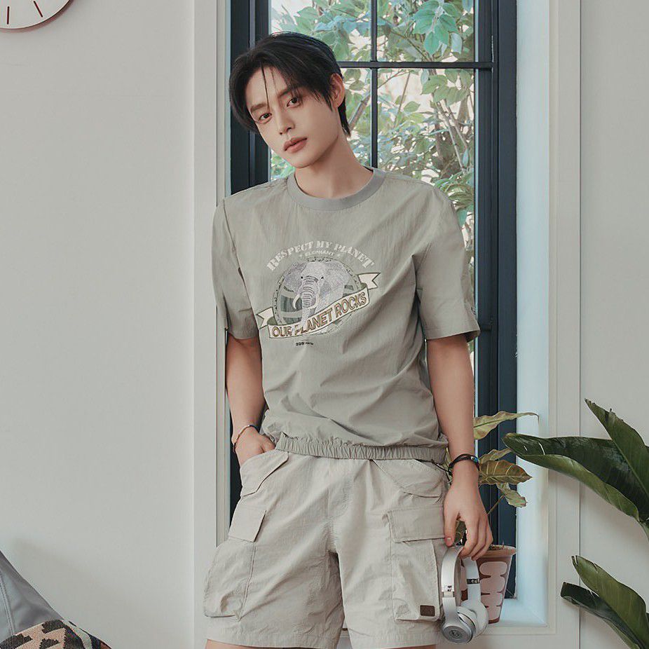 Behind-the-scenes cut of Kim Jiwoong (ZEROBASEONE)