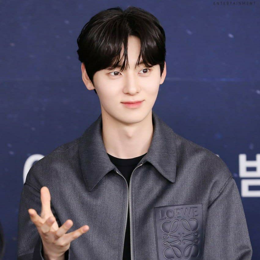 Recent activity shot of Hwang Minhyun