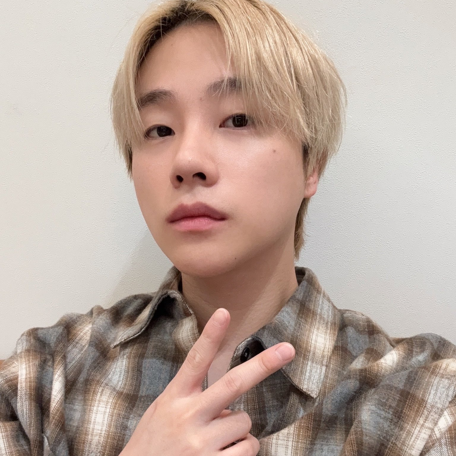 Foto aktivitas terbaru JAY (iKON)