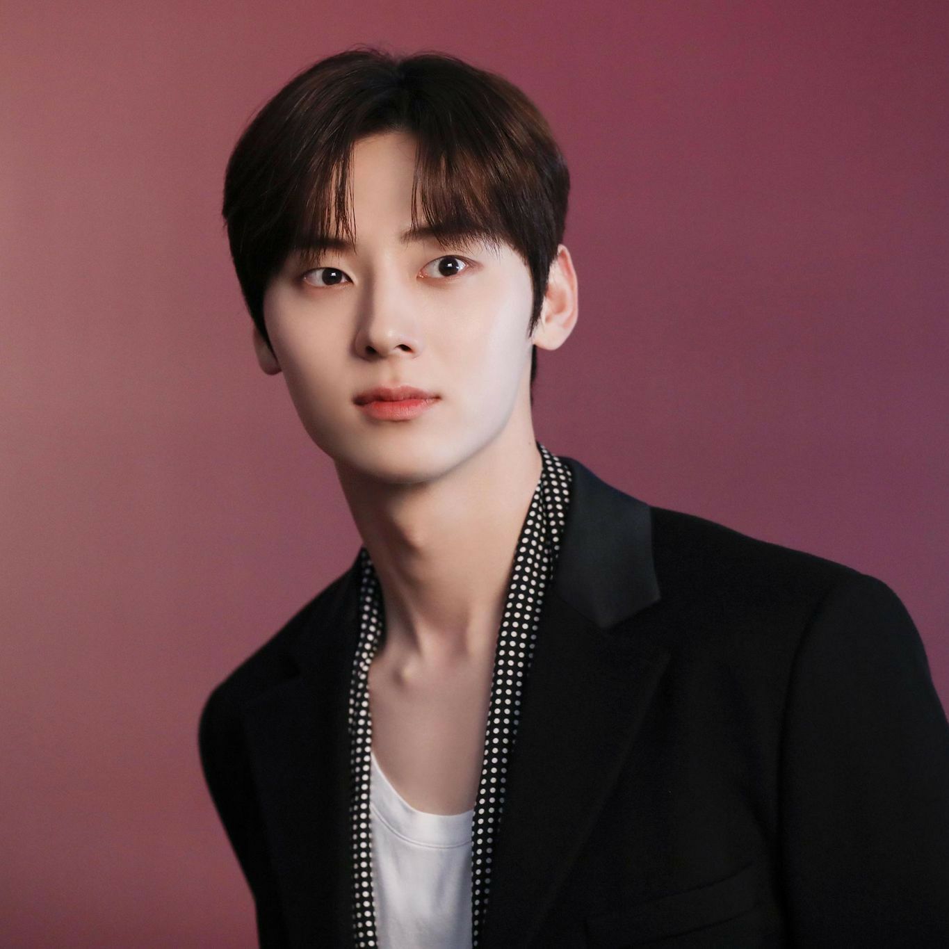 Recent activity shot of Hwang Minhyun