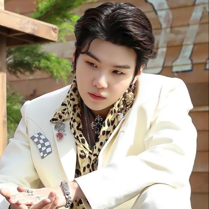 Behind-the-scenes cut of SUGA (BTS)