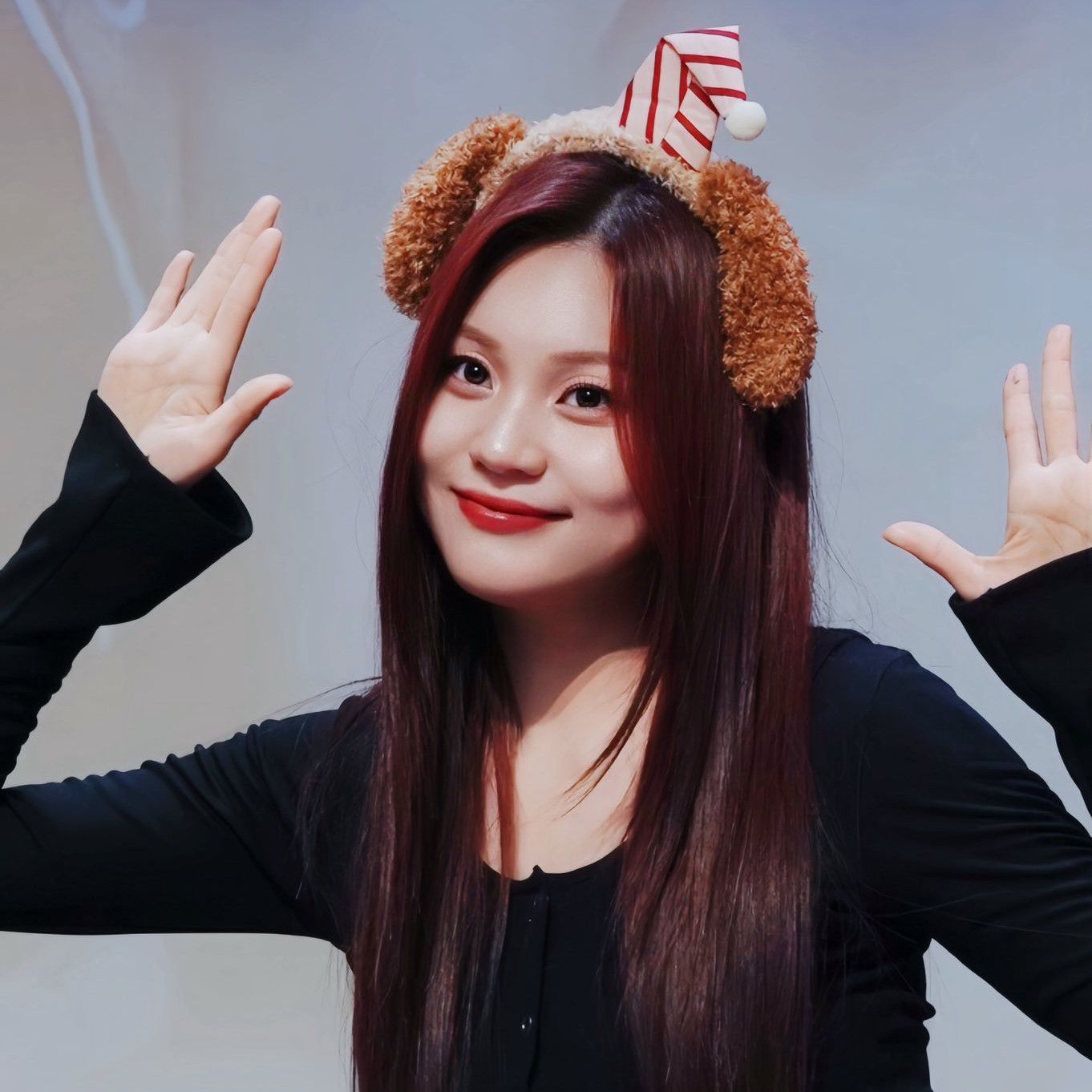 A moment captured by VIVIZ's fan