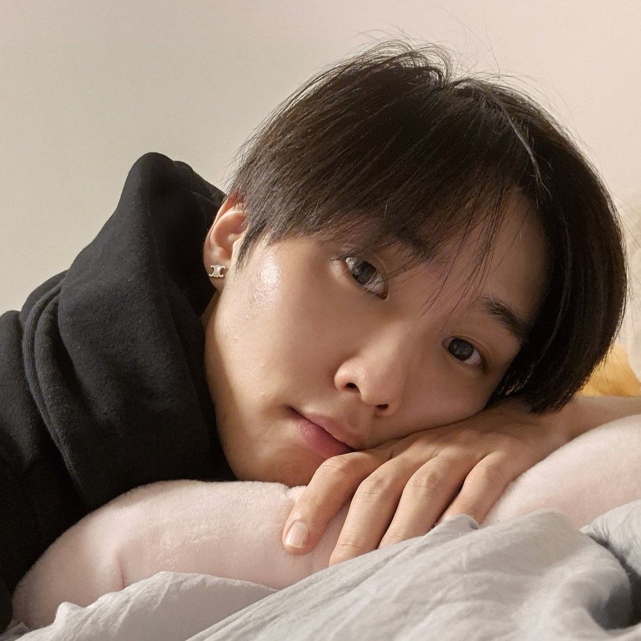 A moment captured by Jacob (THE BOYZ)'s fan