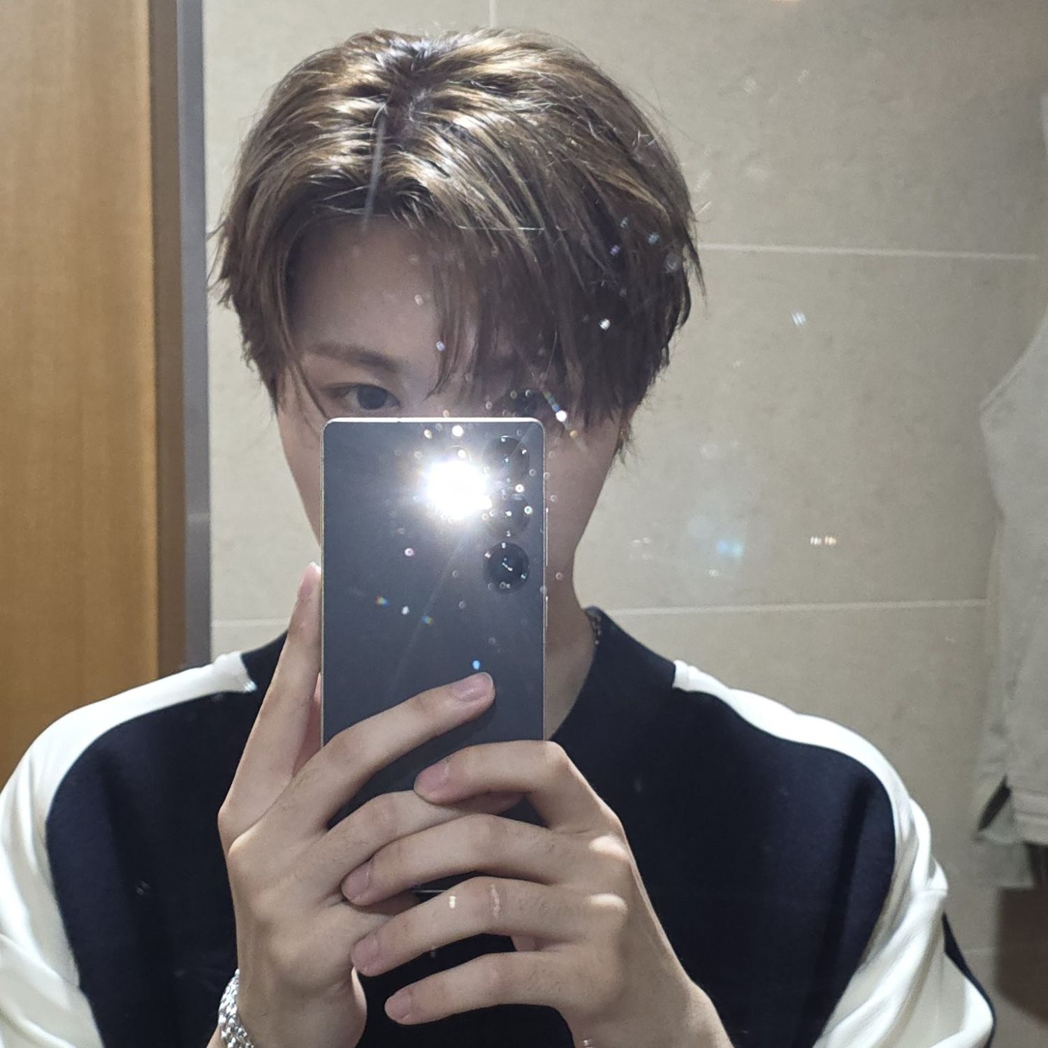 Behind-the-scenes cut of Doyoung (TREASURE)