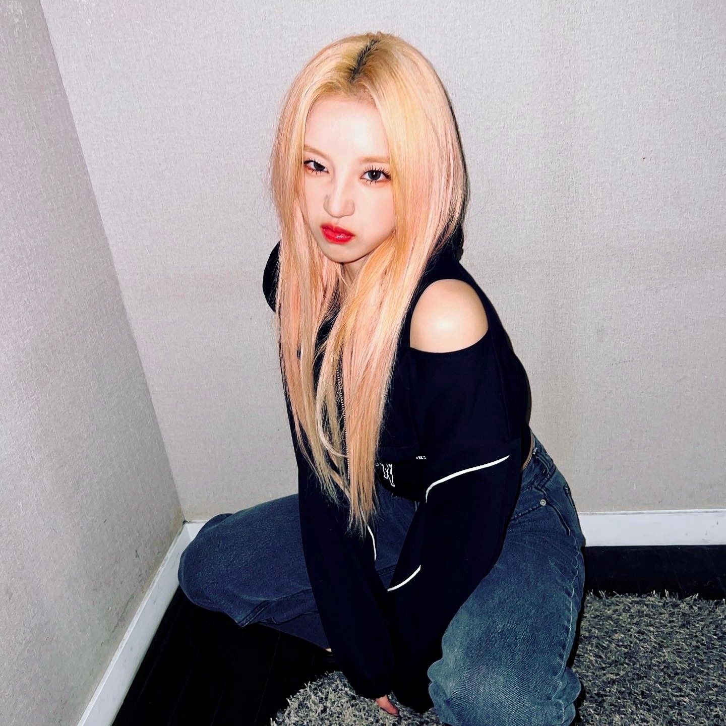 Latest photo of Yuqi (i-dle)