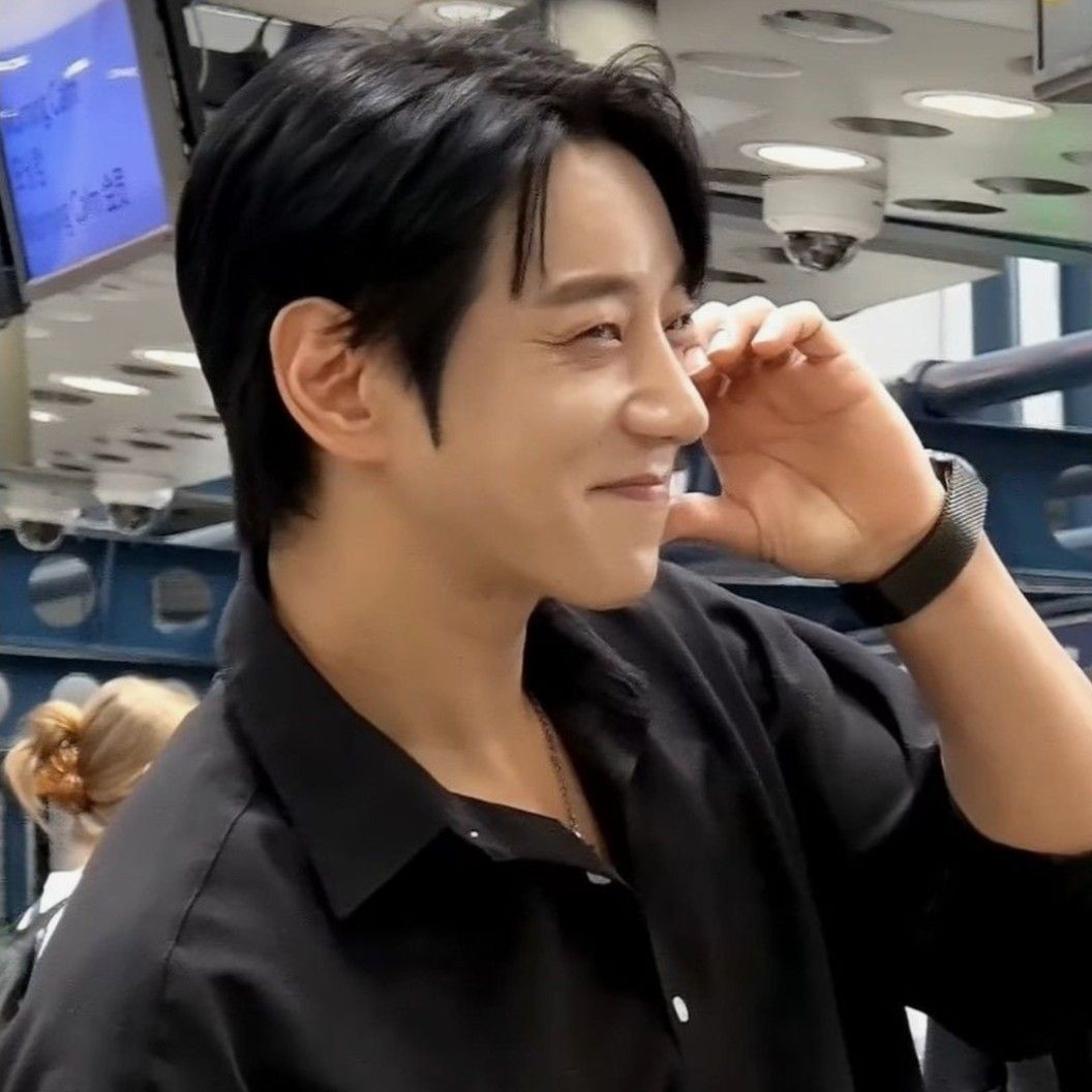 Behind-the-scenes cut of Hwang Chiyeol