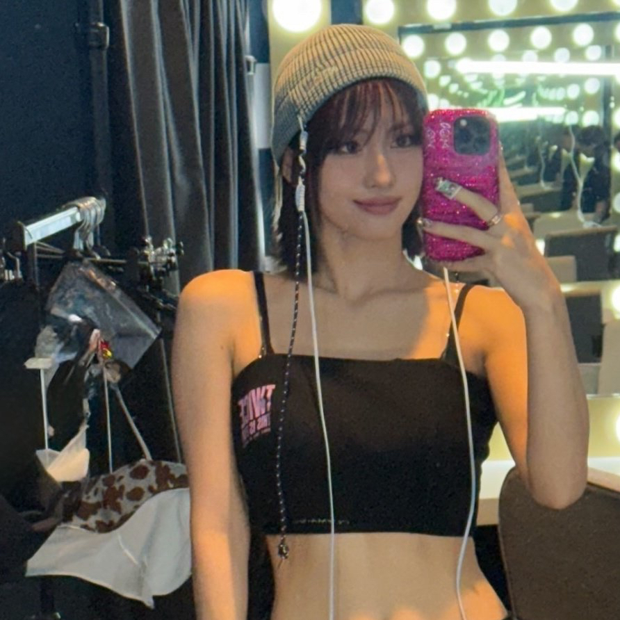 모모 (TWICE) 최근 활동샷