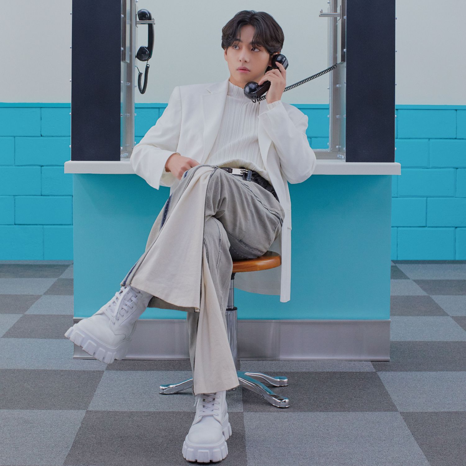 뷔 (방탄소년단)의 비하인드 컷