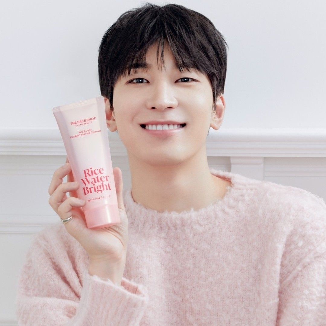 Recent activity shot of Wonwoo (SEVENTEEN)