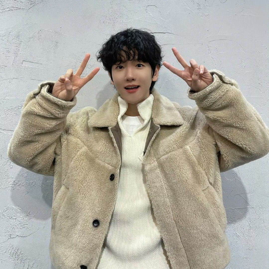 Foto aktivitas terbaru Baekhyun (EXO)