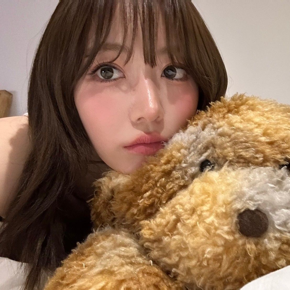 Behind-the-scenes cut of Sakura (LE SSERAFIM)