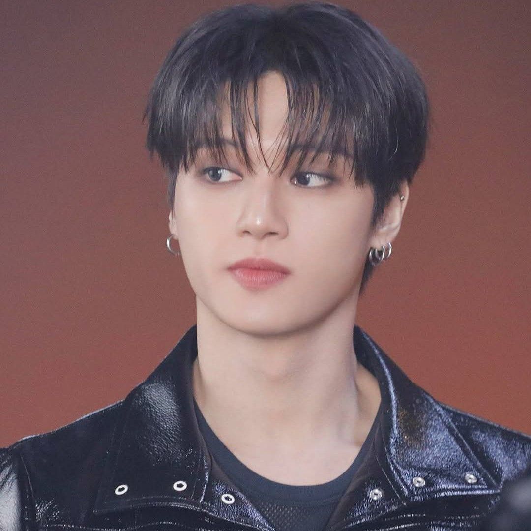 友榮 (ATEEZ)的最新照片