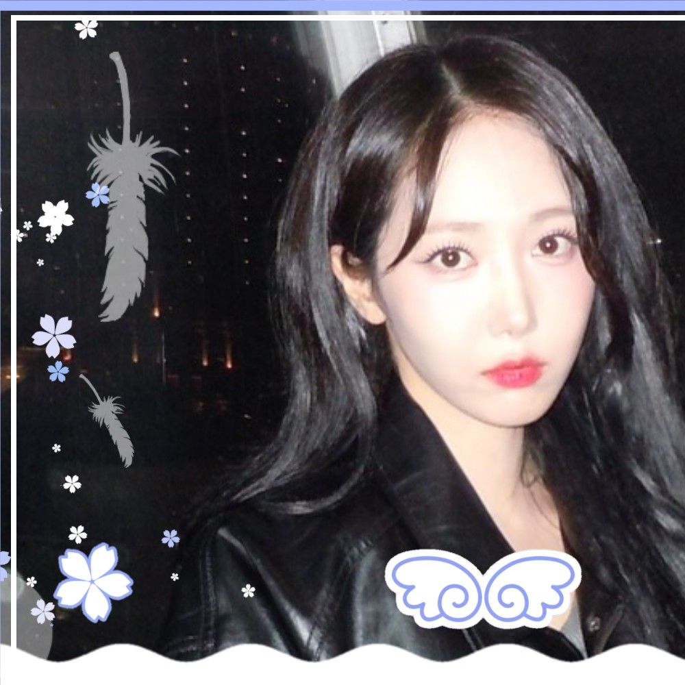 A moment captured by SinB (GFRIEND, VIVIZ)'s fan