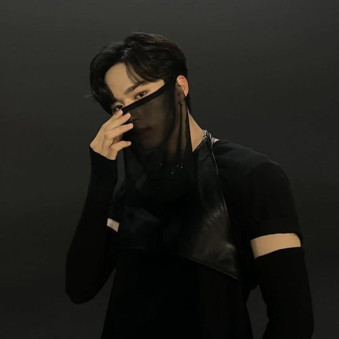 Behind-the-scenes cut of Kim Junseo (ALPHA DRIVE ONE)