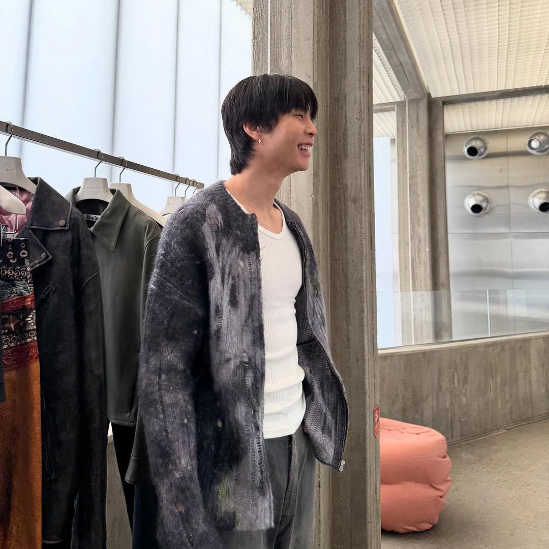 Behind-the-scenes cut of Johnny (NCT 127)