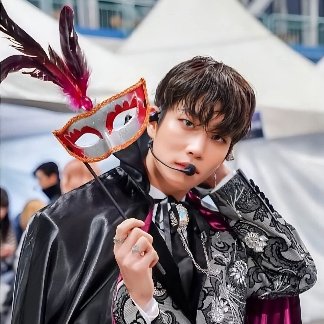 Behind-the-scenes cut of MJ (ASTRO)