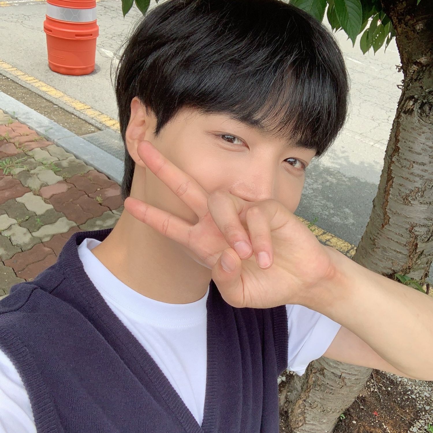 A moment captured by Kim Jonghyeon's fan