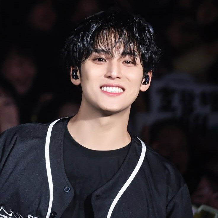 Foto aktivitas terbaru Mingyu (SEVENTEEN)