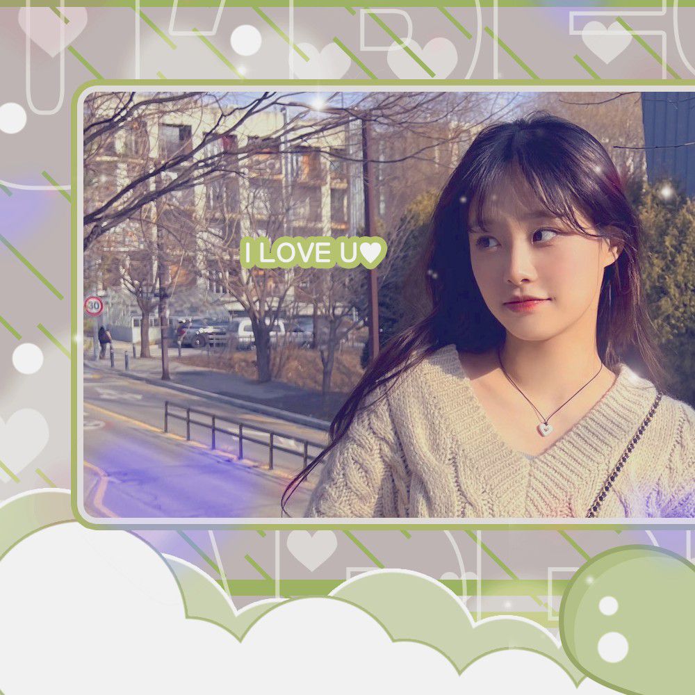 Recent activity shot of LOONA