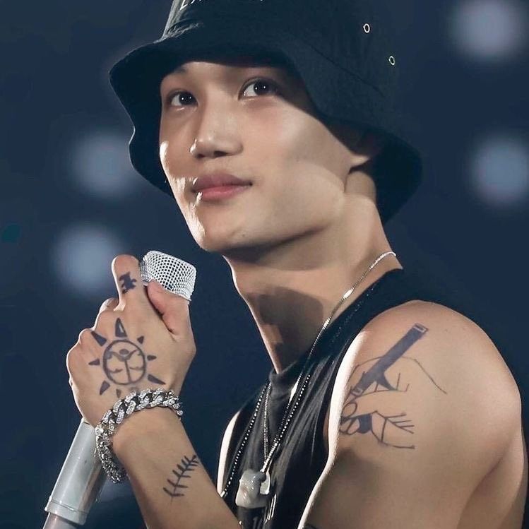 Kai (EXO)粉絲拍下的瞬間