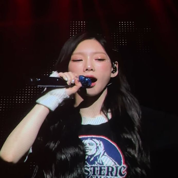 A moment captured by Taeyeon (Girls' Generation)'s fan