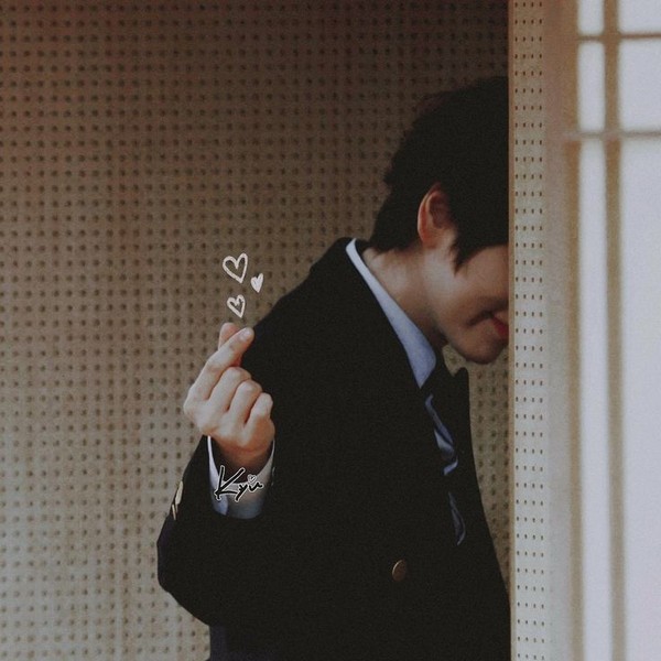 Signature photo of Kyuhyun (Super Junior) capturing their charm