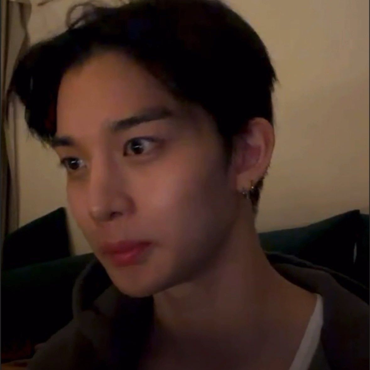 Behind-the-scenes cut of Bae Jinyoung