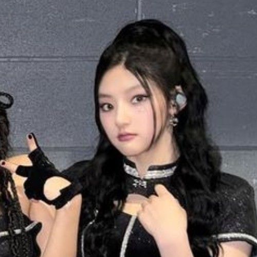 Recent activity shot of KISS OF LIFE