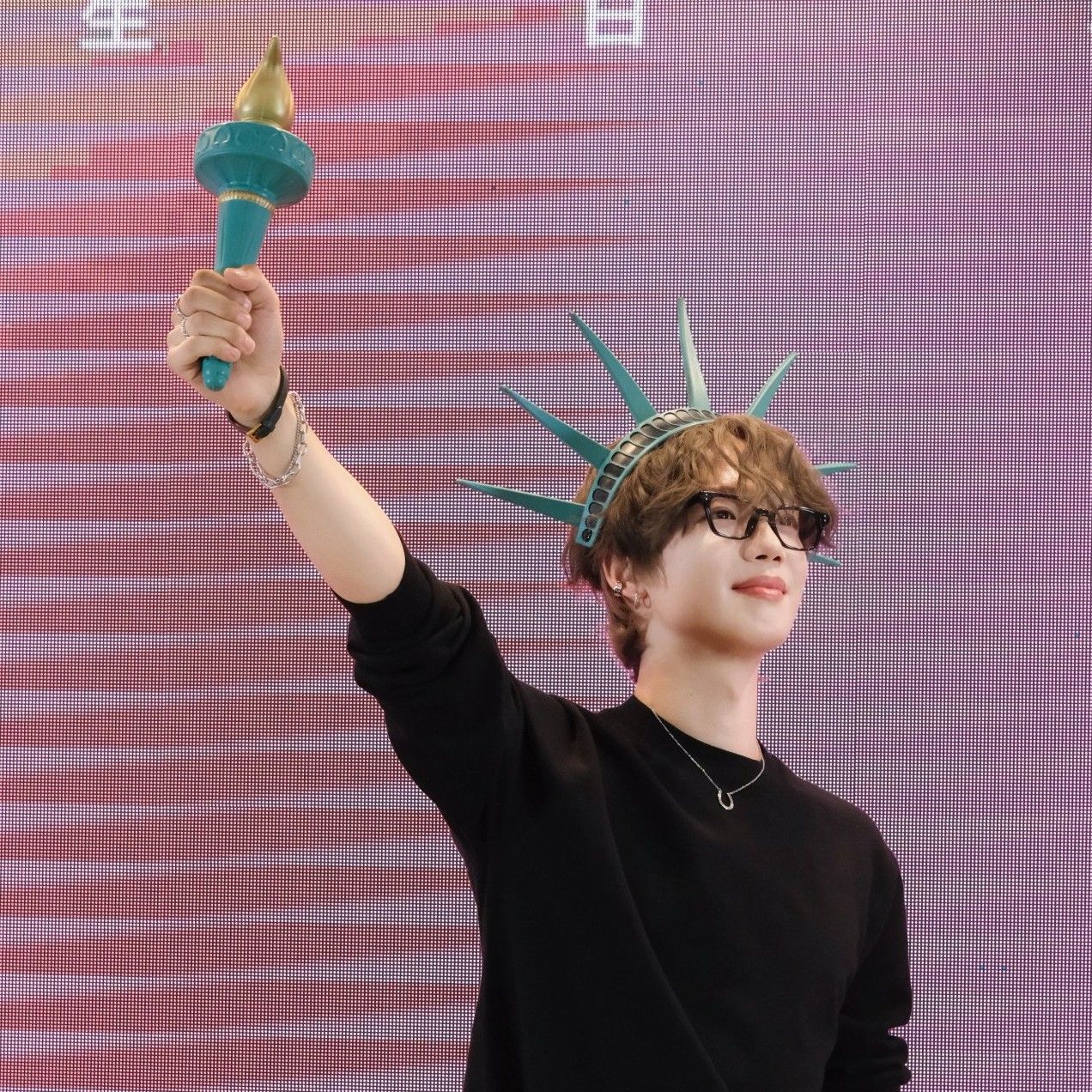 Behind-the-scenes cut of Lim Youngmin