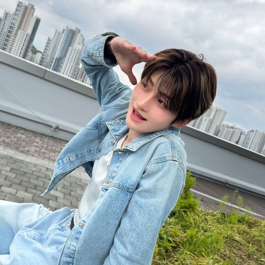 Recent activity shot of Jihoon (TWS)