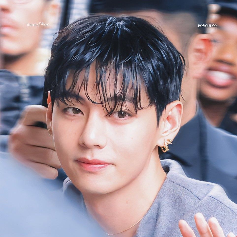 A moment captured by V (BTS)'s fan