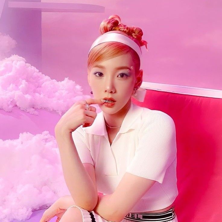 Behind-the-scenes cut of Taeyeon (Girls' Generation)