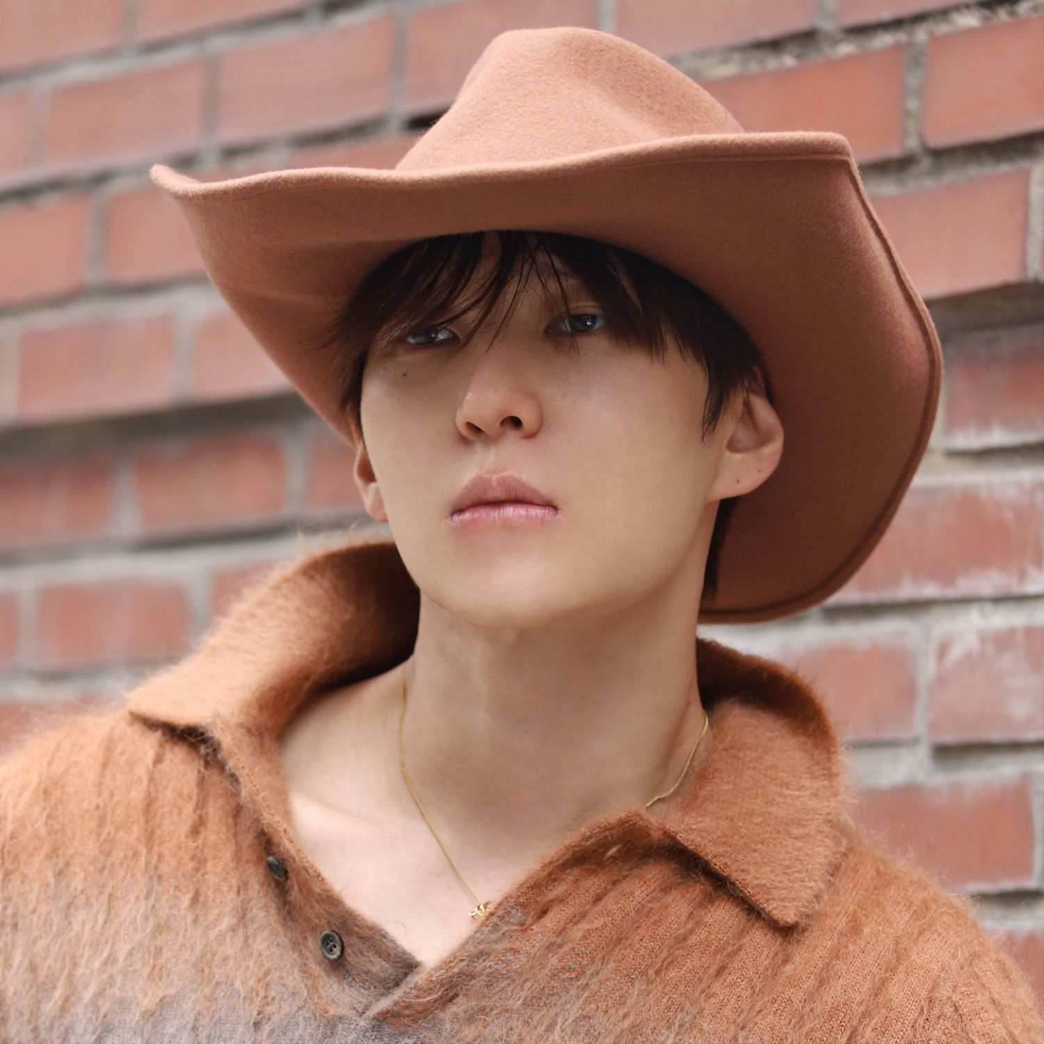 Recent activity shot of LEO (VIXX)