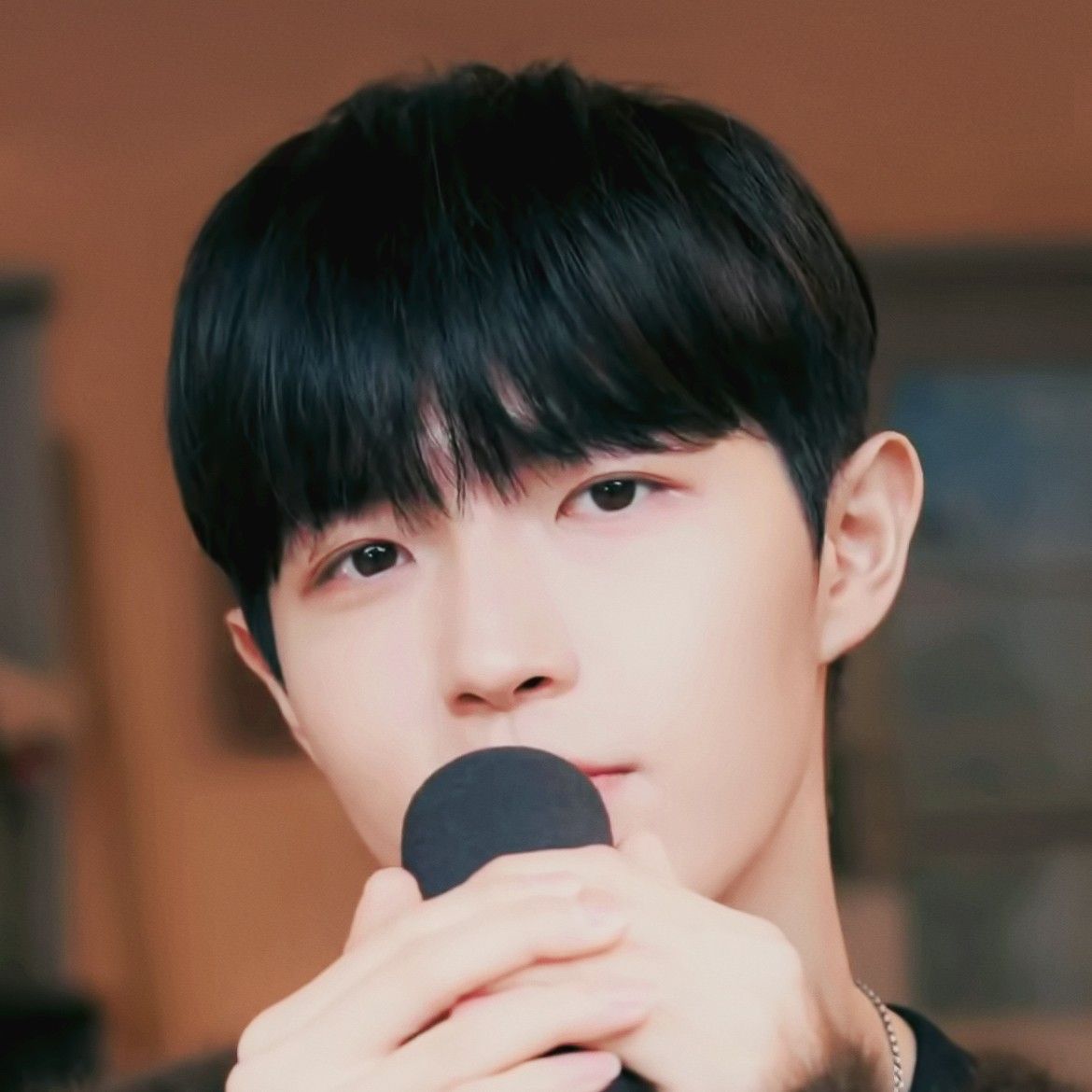 Behind-the-scenes cut of Kim Jaehwan