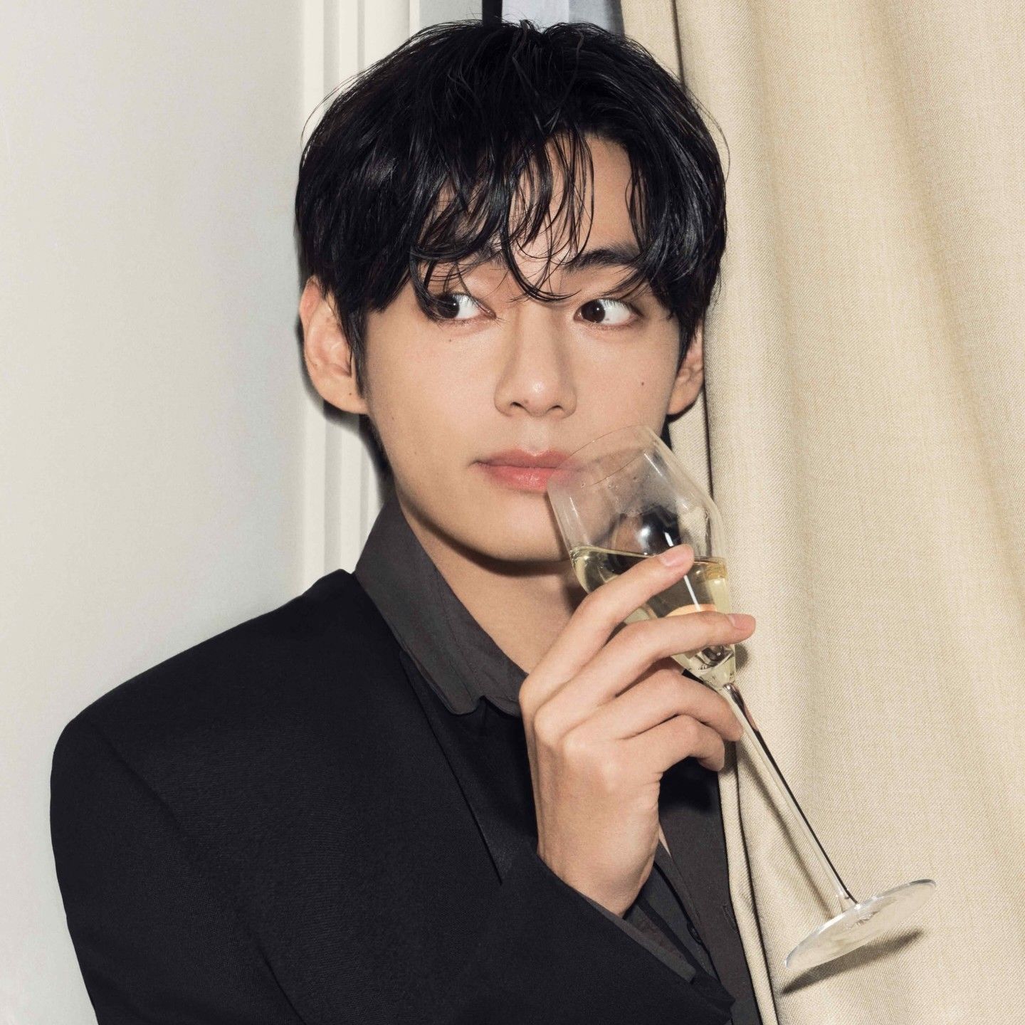 뷔 (방탄소년단) 최근 활동샷