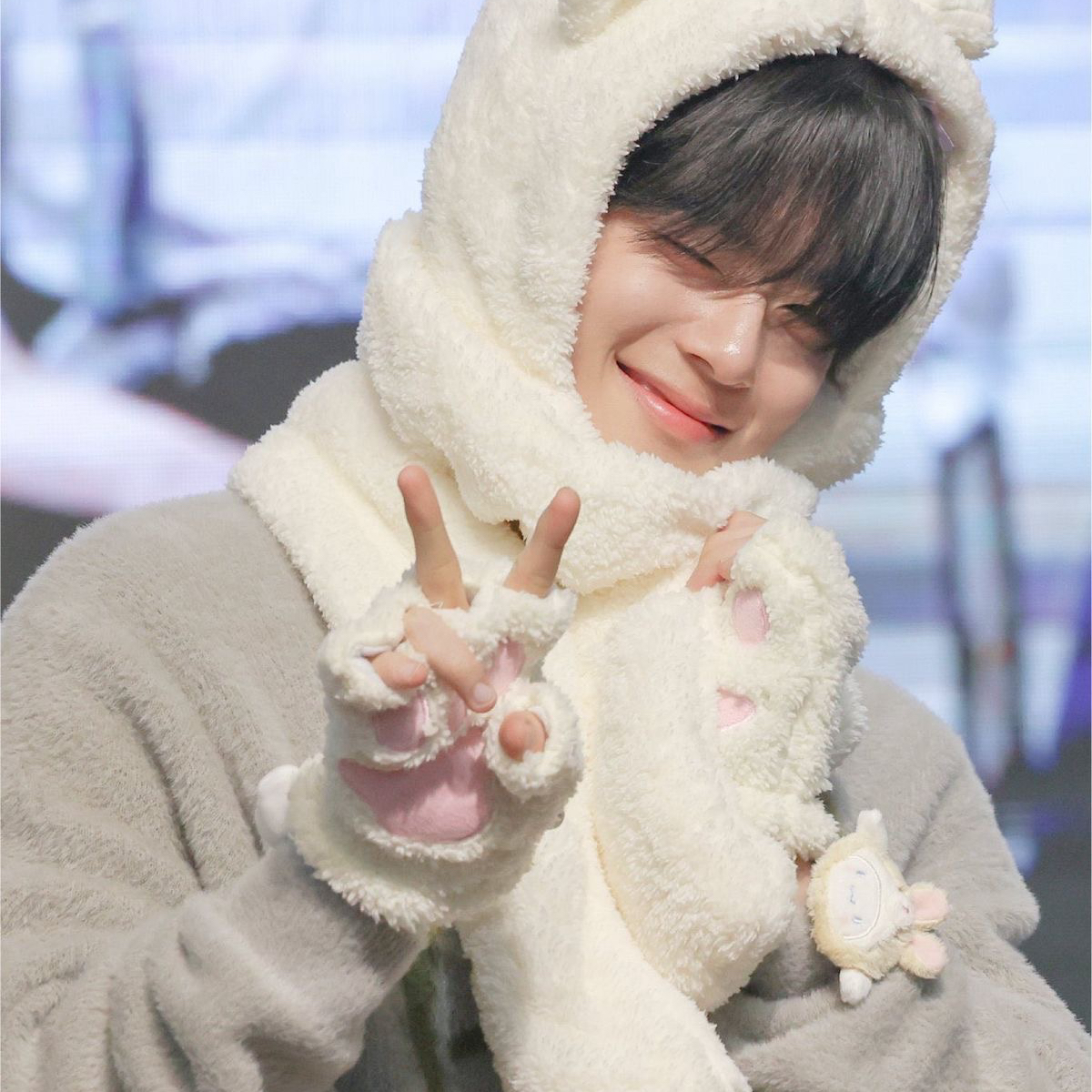 Recent activity shot of Kangmin (VERIVERY)