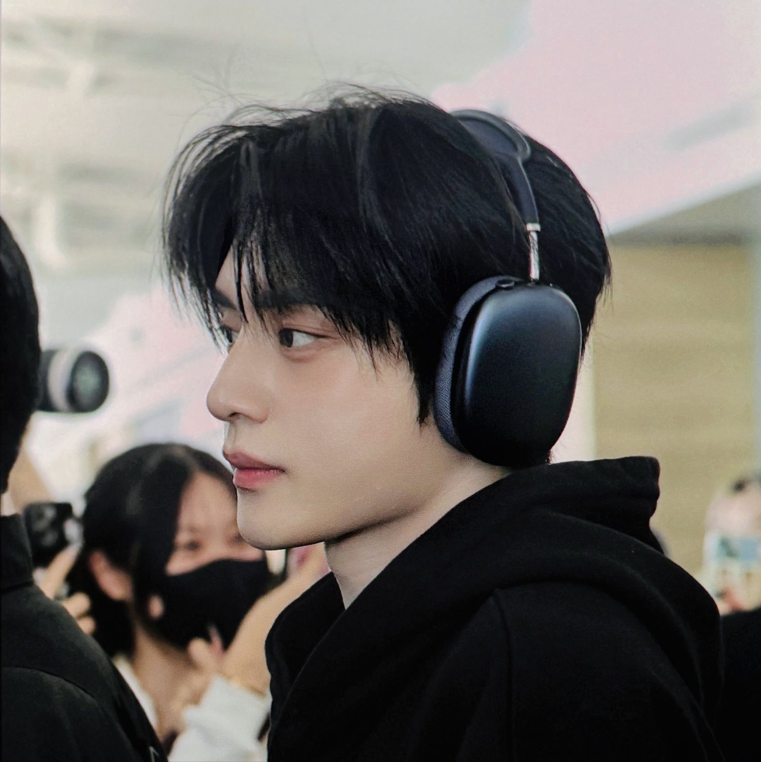 Latest photo of Kim Jiwoong (ZEROBASEONE)