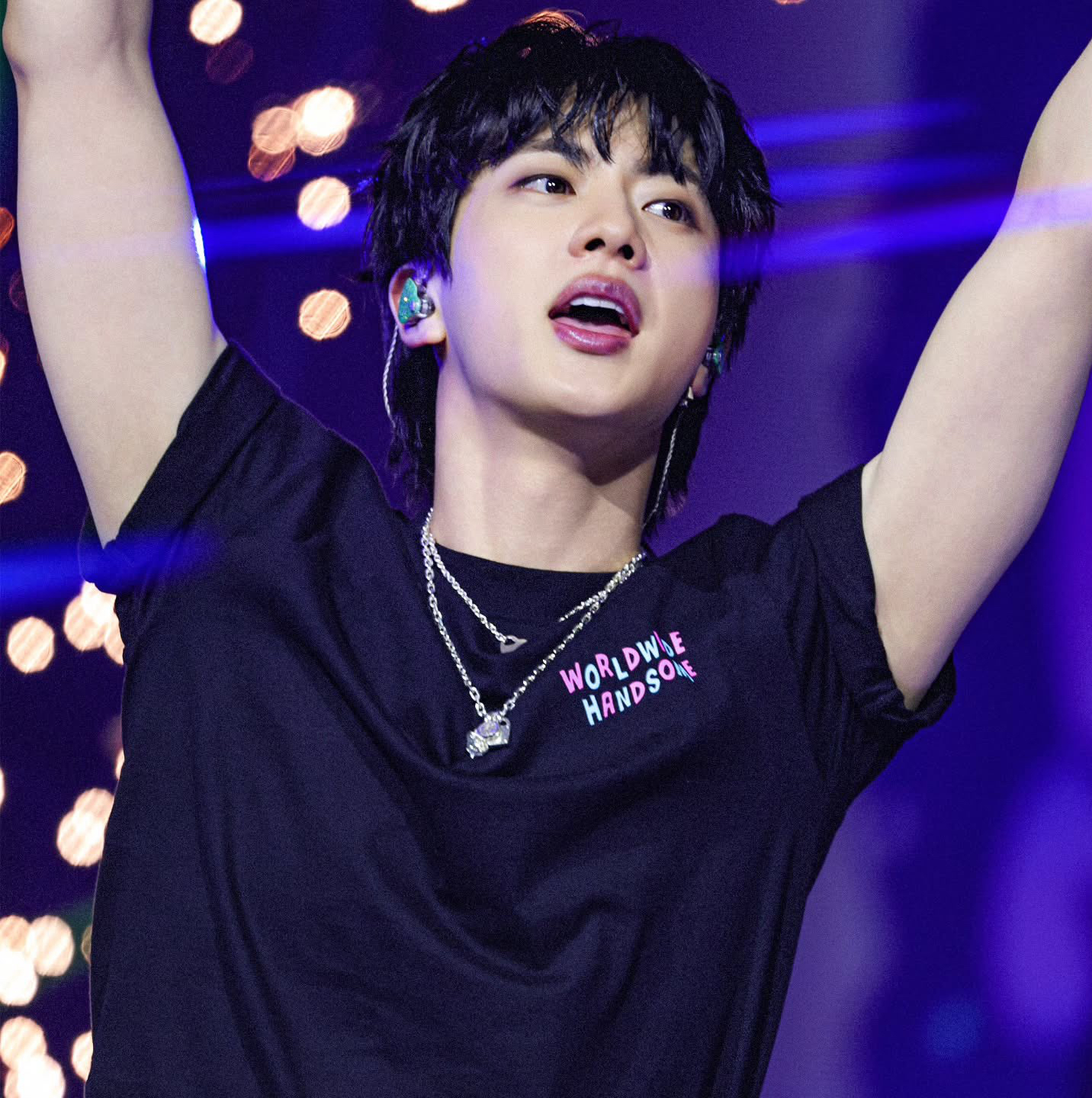 진 (방탄소년단)의 최신 사진