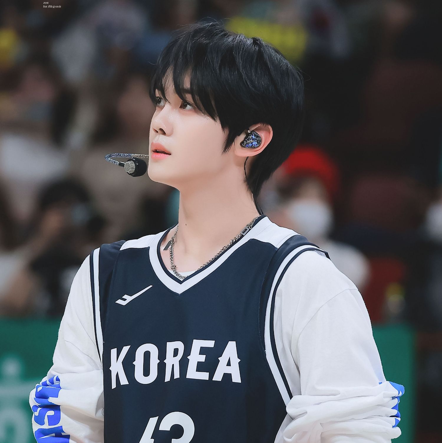 Recent activity shot of Kim Gyuvin (ZEROBASEONE)
