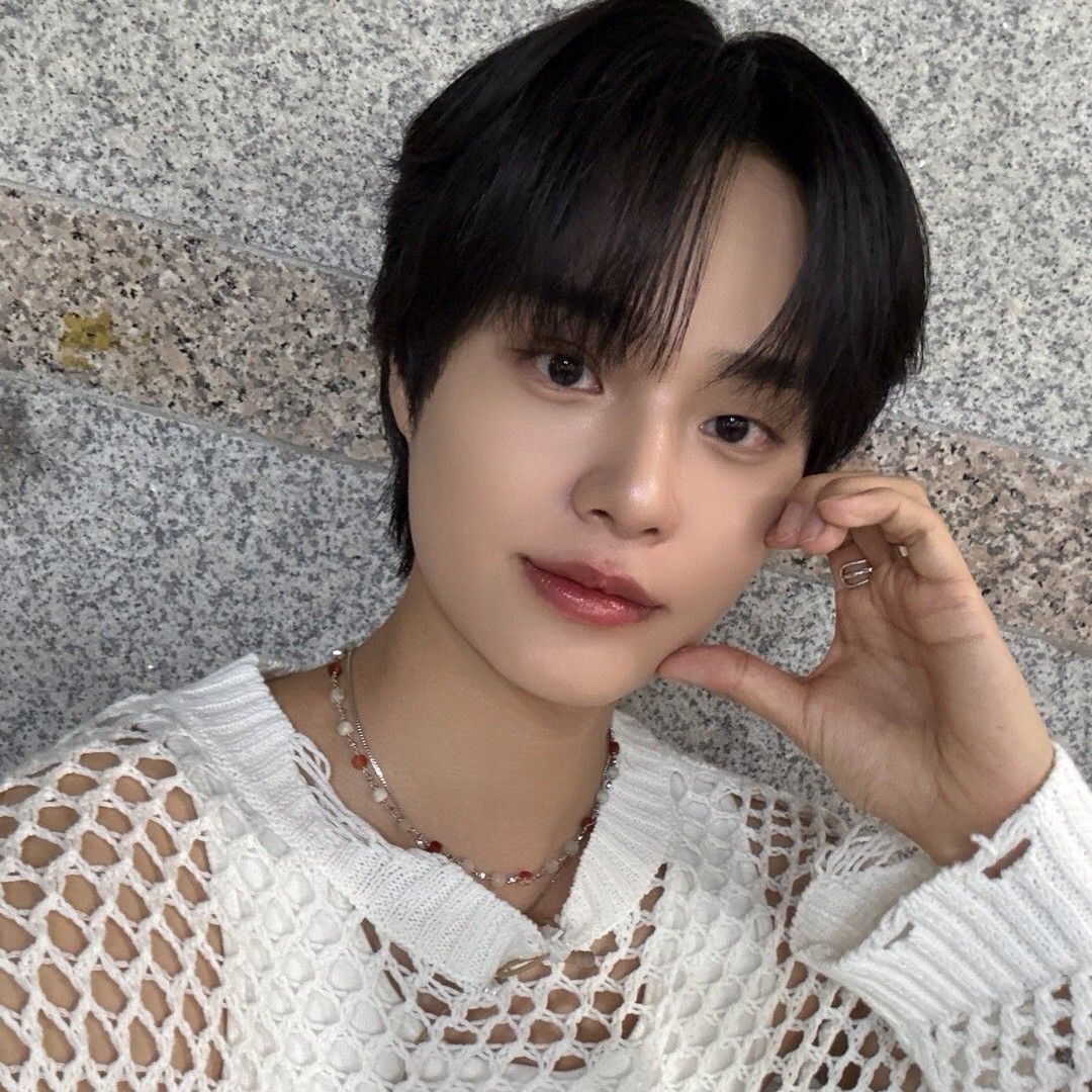 Foto aktivitas terbaru Lee Daehwi (AB6IX)