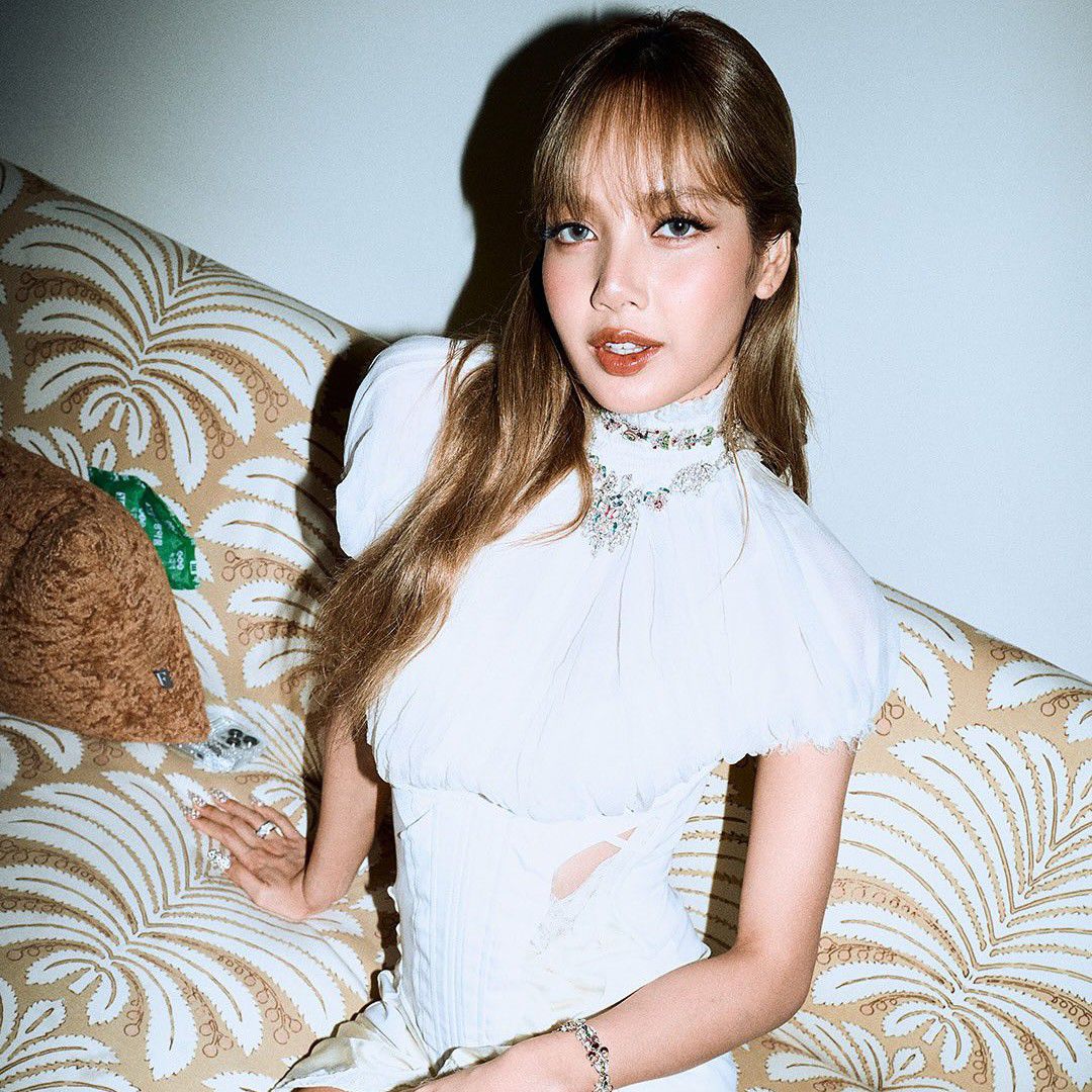 Behind-the-scenes cut of Lisa (BLACKPINK)