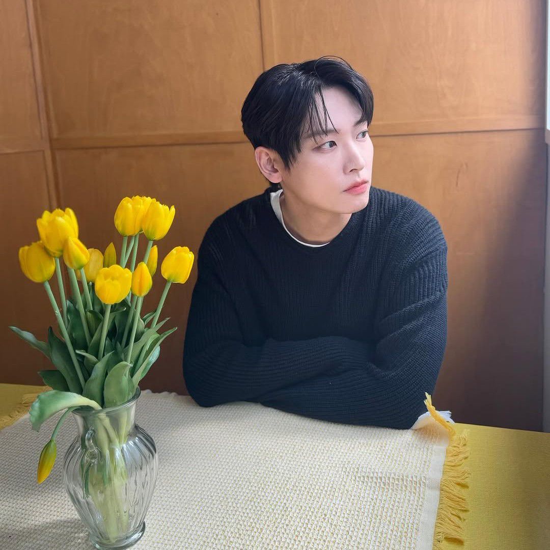 Latest photo of Inseong (SF9)