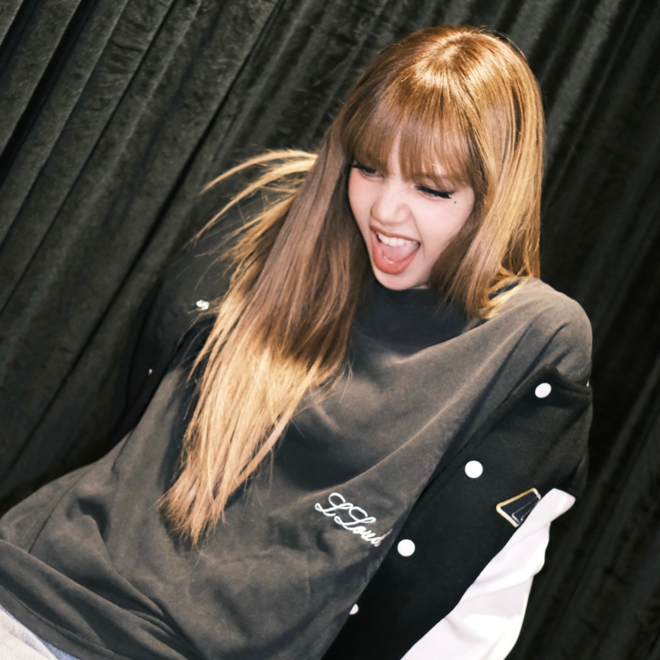 리사 (BLACKPINK)의 비하인드 컷