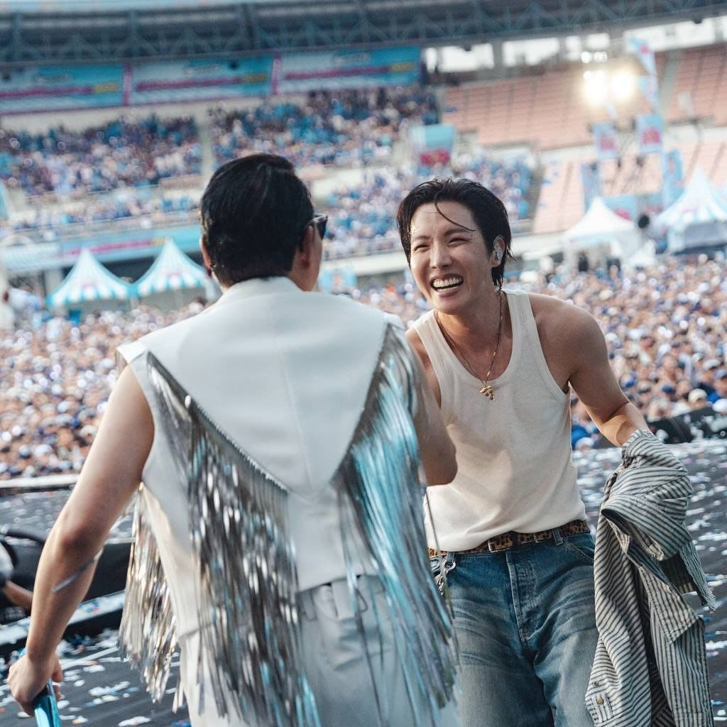 제이홉 (방탄소년단) 최근 활동샷