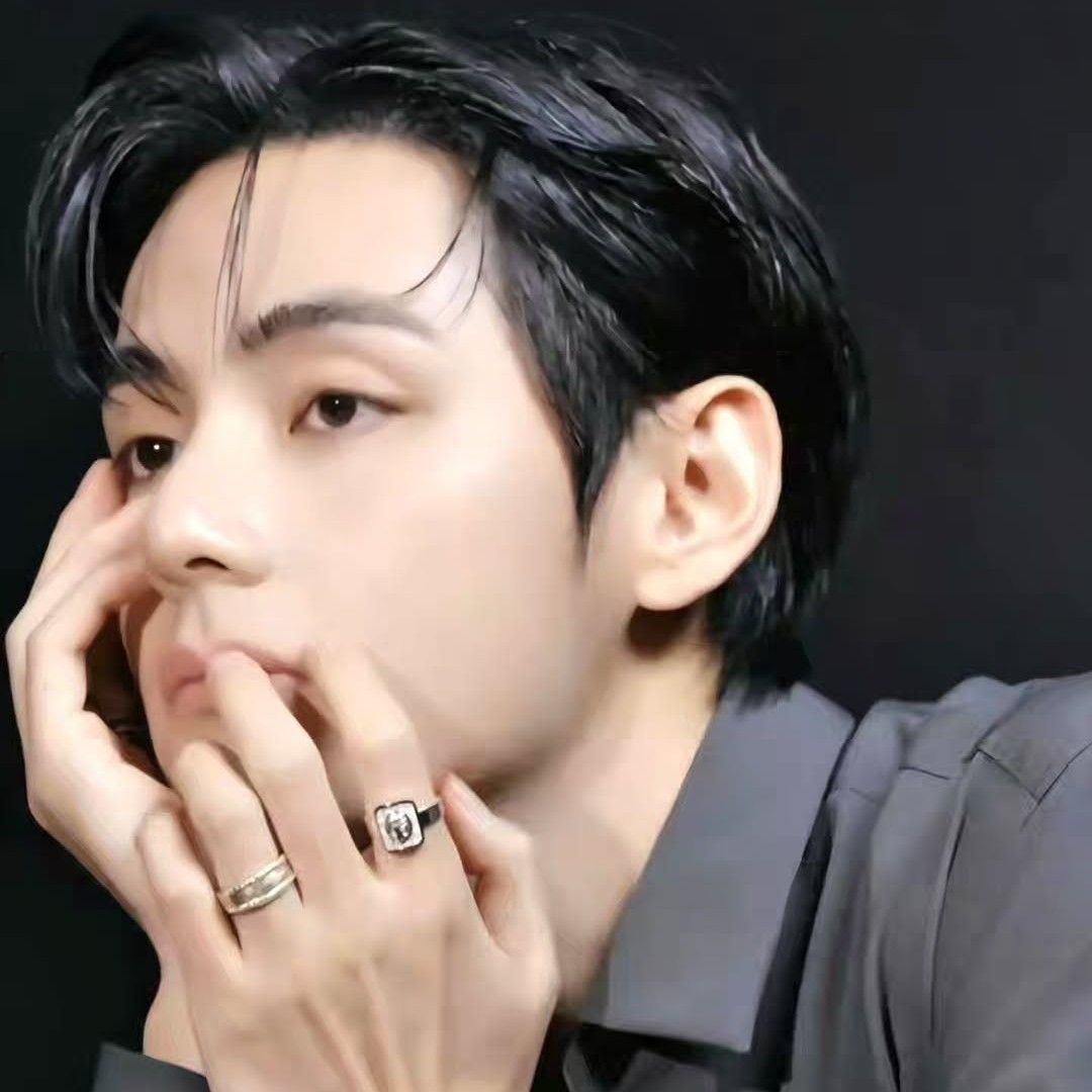 Recent activity shot of V (BTS)