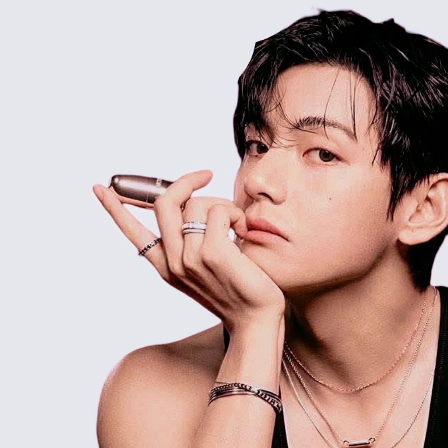 뷔 (방탄소년단) 최근 활동샷