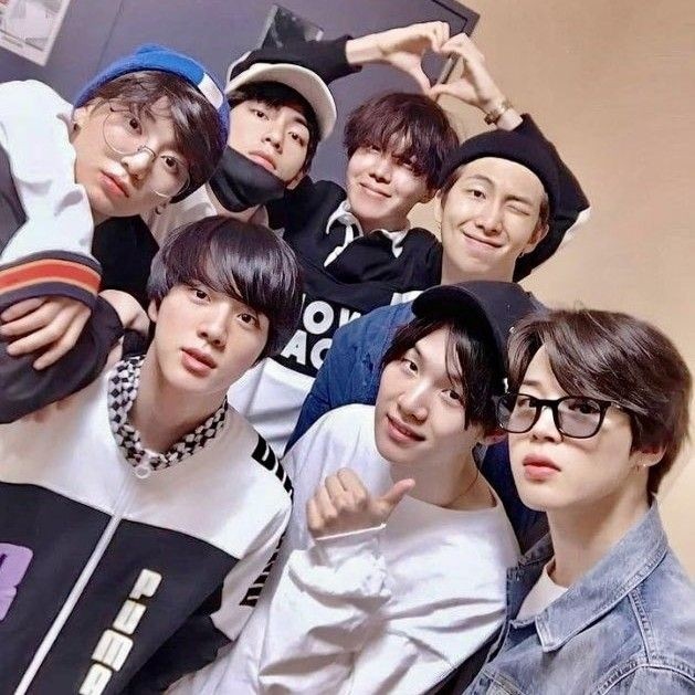 Momen yang diabadikan oleh penggemar BTS